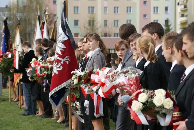 Marsz Pamięci (16.04.2010) - zdjęcie #16 - eOstroleka.pl