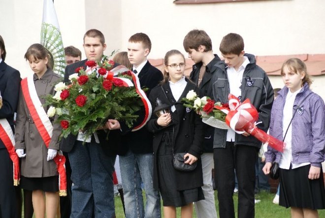 Marsz Pamięci (16.04.2010) - zdjęcie #24 - eOstroleka.pl