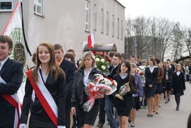 Marsz Pamięci (16.04.2010) - zdjęcie #46 - eOstroleka.pl