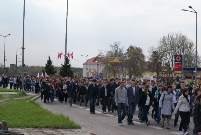 Marsz Pamięci (16.04.2010) - zdjęcie #75 - eOstroleka.pl