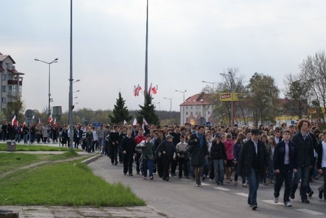 Marsz Pamięci (16.04.2010) - zdjęcie #76 - eOstroleka.pl