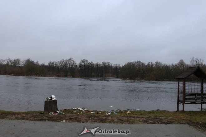 Poziom wody w Narwi wciąż wysoki [ZDJĘCIA] - zdjęcie #36 - eOstroleka.pl