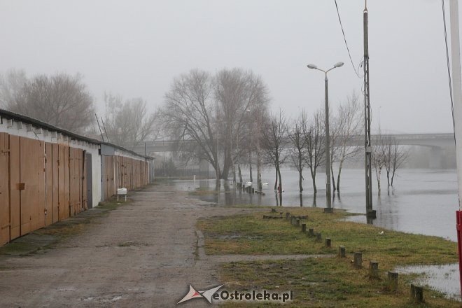 Poziom wody w Narwi wciąż wysoki [ZDJĘCIA] - zdjęcie #17 - eOstroleka.pl