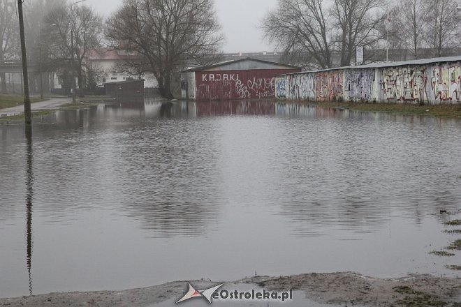 Poziom wody w Narwi wciąż wysoki [ZDJĘCIA] - zdjęcie #28 - eOstroleka.pl