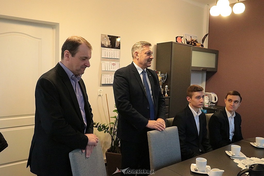 UKS Siódemka z wizytą u prezydenta miasta [05.01.2018] - zdjęcie #5 - eOstroleka.pl