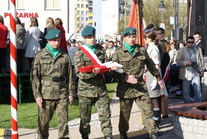 Obchody 70 Rocznicy Zbrodni Katyńskiej - Msza Polowa (17.04.2010) - zdjęcie #47 - eOstroleka.pl