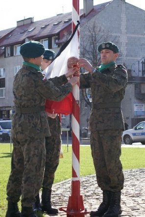 Obchody 70 Rocznicy Zbrodni Katyńskiej - Msza Polowa (17.04.2010) - zdjęcie #46 - eOstroleka.pl