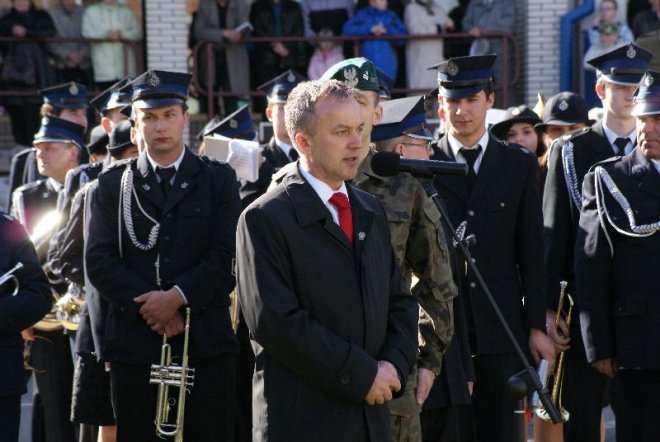 Obchody 70 Rocznicy Zbrodni Katyńskiej - Msza Polowa (17.04.2010) - zdjęcie #43 - eOstroleka.pl