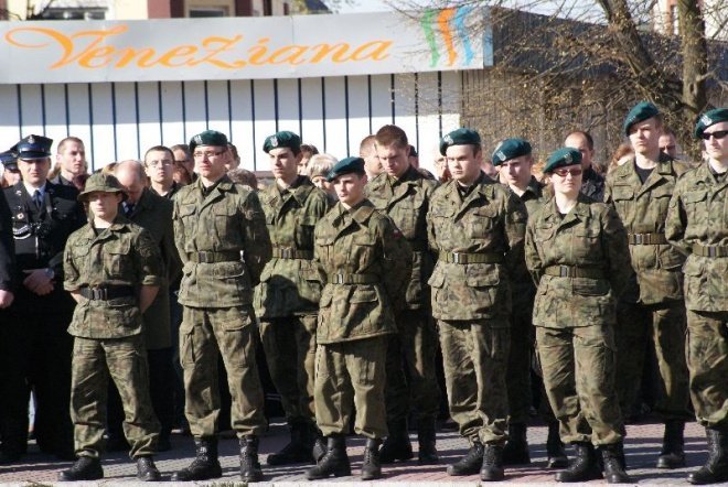 Obchody 70 Rocznicy Zbrodni Katyńskiej - Msza Polowa (17.04.2010) - zdjęcie #37 - eOstroleka.pl
