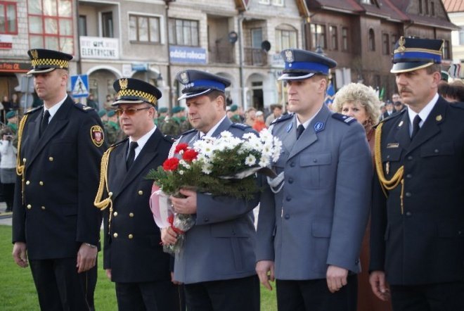 Obchody 70 Rocznicy Zbrodni Katyńskiej - Msza Polowa (17.04.2010) - zdjęcie #11 - eOstroleka.pl