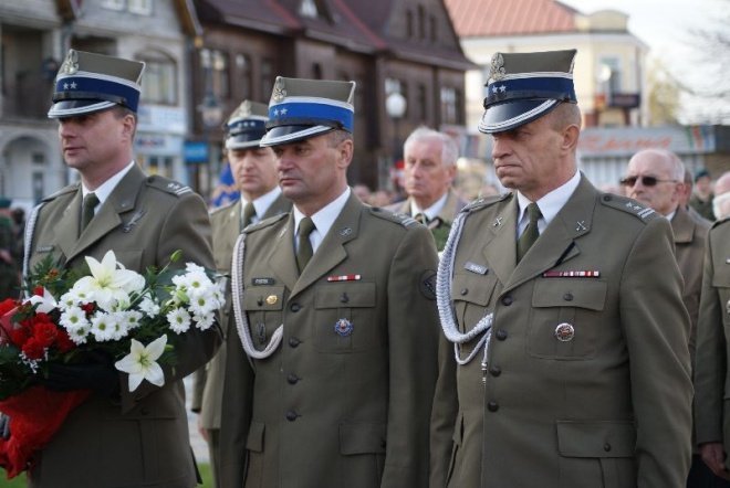 Obchody 70 Rocznicy Zbrodni Katyńskiej - Msza Polowa (17.04.2010) - zdjęcie #7 - eOstroleka.pl