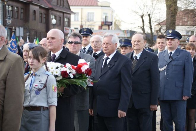 Obchody 70 Rocznicy Zbrodni Katyńskiej - Msza Polowa (17.04.2010) - zdjęcie #6 - eOstroleka.pl