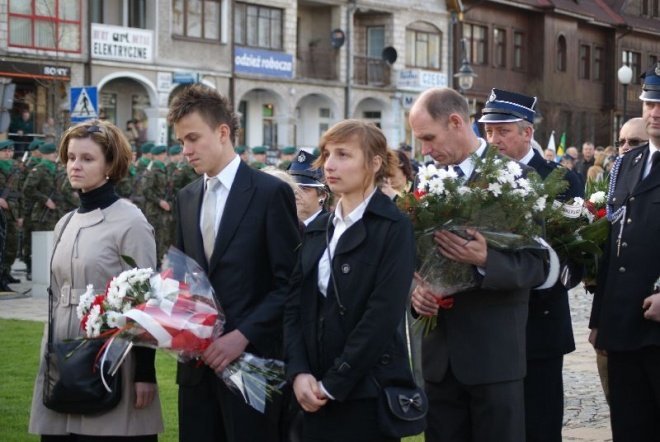 Obchody 70 Rocznicy Zbrodni Katyńskiej - Msza Polowa (17.04.2010) - zdjęcie #3 - eOstroleka.pl