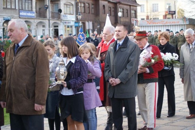 Obchody 70 Rocznicy Zbrodni Katyńskiej - Msza Polowa (17.04.2010) - zdjęcie #1 - eOstroleka.pl