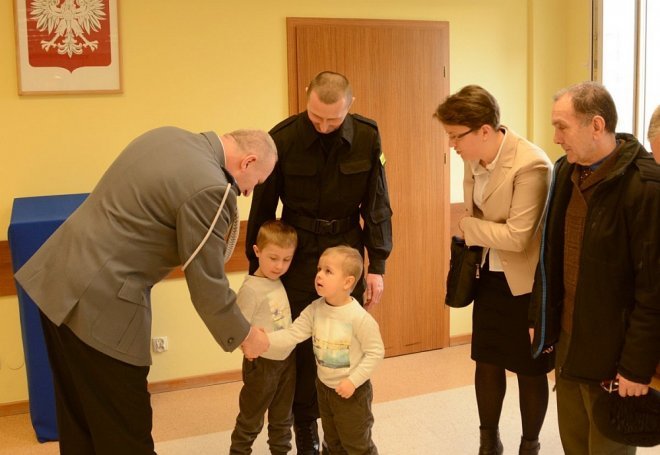 Nowi policjanci uroczyście zaprzysiężeni [10.01.2018] - zdjęcie #14 - eOstroleka.pl