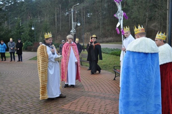 Orszak Trzech Króli w Lelisie [ZDJĘCIA] - zdjęcie #6 - eOstroleka.pl