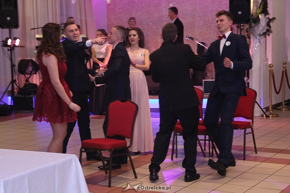 Studniówka 2018: II SLO [13.01.2018] - zdjęcie #95 - eOstroleka.pl