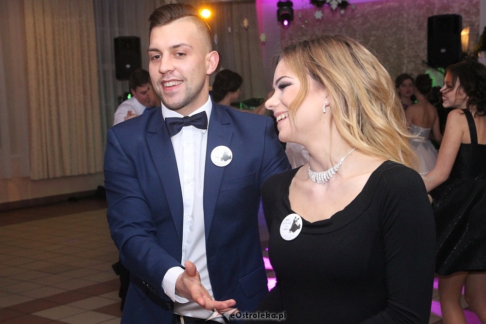 Studniówka 2018: II SLO [13.01.2018] - zdjęcie #38 - eOstroleka.pl