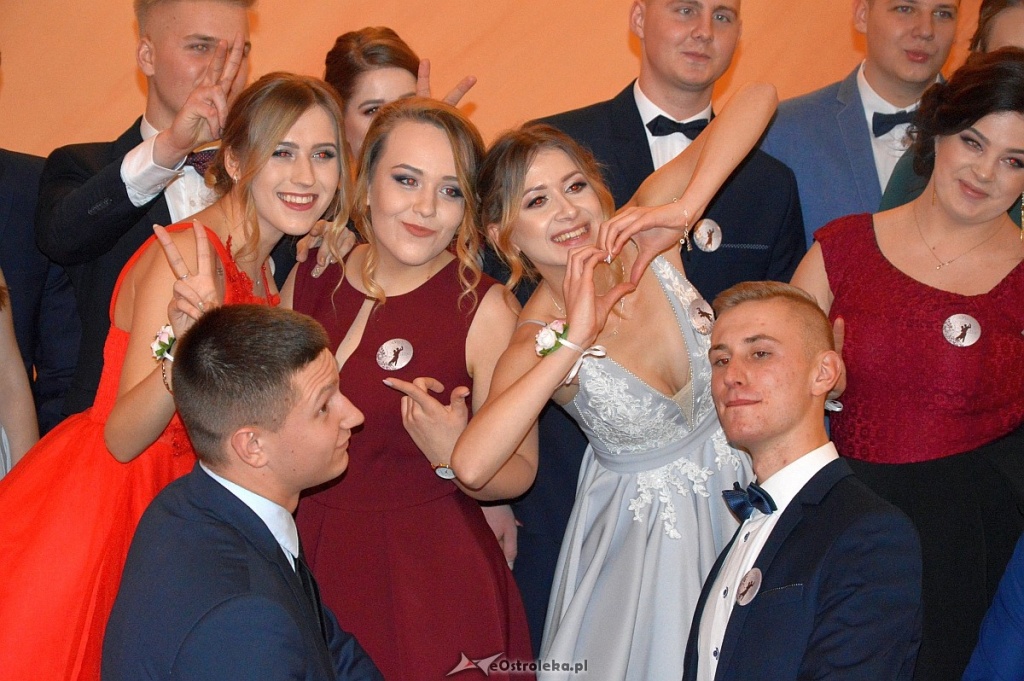  Studniówka w ZSP w Myszyńcu [13.01.2018] - zdjęcie #56 - eOstroleka.pl