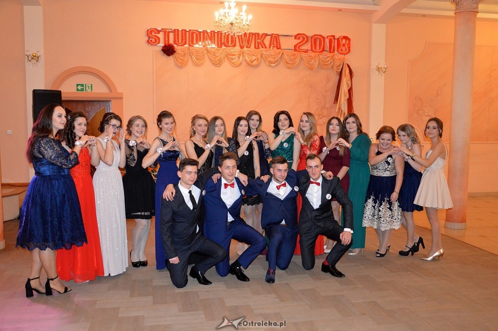  Studniówka w ZSP w Myszyńcu [13.01.2018] - zdjęcie #24 - eOstroleka.pl