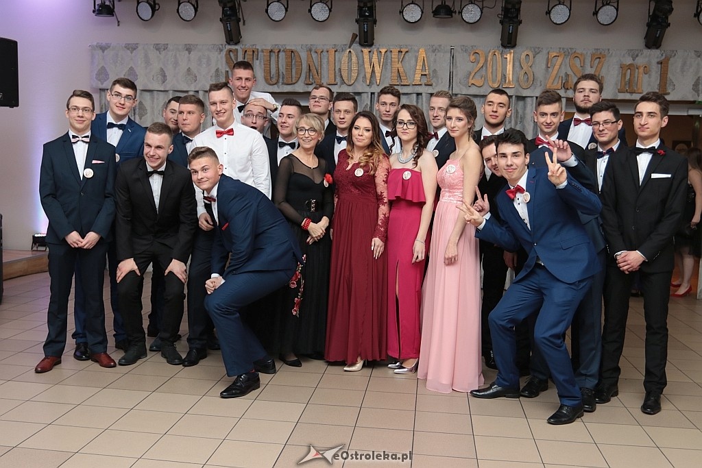 Studniówka ZSZ 1 w Ostrołęce [13.01.2018] - zdjęcie #145 - eOstroleka.pl