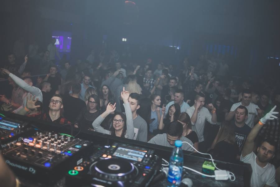 Stifler, Ania Mała & Lacros w Clubie Capitol Sypniewo [12.01.2018] - zdjęcie #139 - eOstroleka.pl