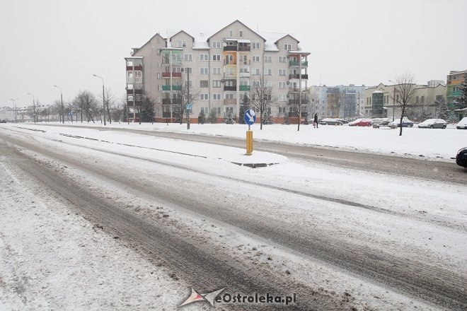 Atak zimy w regionie. Uwaga kierowcy, jest bardzo ślisko [17.01.2018] - zdjęcie #2 - eOstroleka.pl