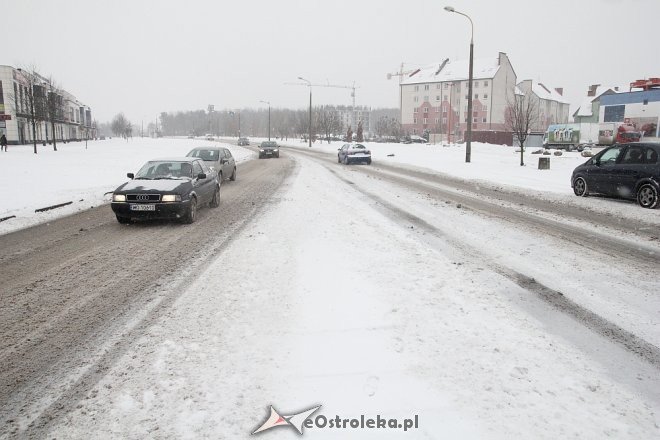 Atak zimy w regionie. Uwaga kierowcy, jest bardzo ślisko [17.01.2018] - zdjęcie #7 - eOstroleka.pl