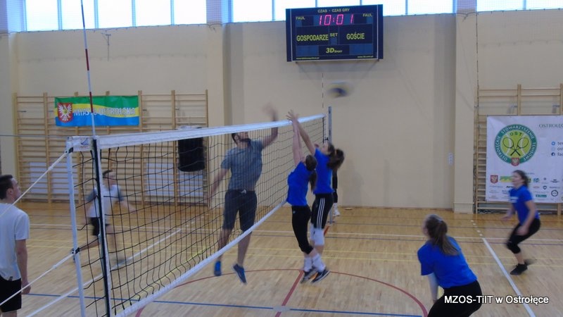 Turniej dzikich drużyn w siatkówkę [16.01.2018] - zdjęcie #4 - eOstroleka.pl