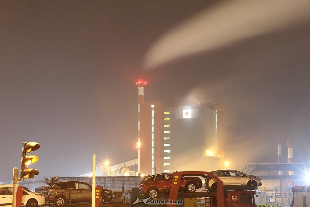 Nocny krajobraz przemysłowej częśći Ostrołęki [18.01.2018] - zdjęcie #37 - eOstroleka.pl