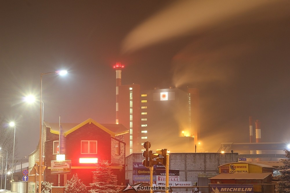 Nocny krajobraz przemysłowej częśći Ostrołęki [18.01.2018] - zdjęcie #41 - eOstroleka.pl