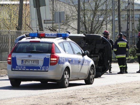 Wypadek na skrzyżowaniu Granicznej i Ławskiej (20.04.2010) - zdjęcie #6 - eOstroleka.pl