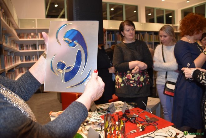 O niebagatelnej biżuterii z artystką Lucyną Gralą w kadzidlańskiej bibliotece [19.01.2018] - zdjęcie #16 - eOstroleka.pl