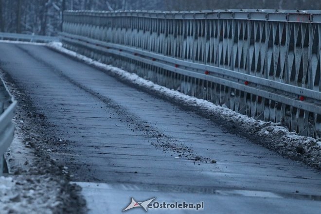 Przeprawa zastępcza w Ostrołęce - stan asfaltu [20.01.2018] - zdjęcie #4 - eOstroleka.pl