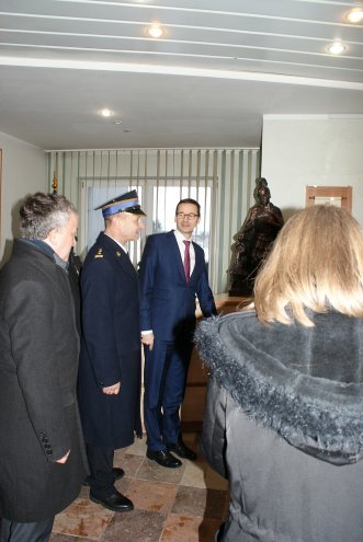 Premier Morawiecki z wizytą u ostrołęckich strażaków [ZDJĘCIA] - zdjęcie #3 - eOstroleka.pl