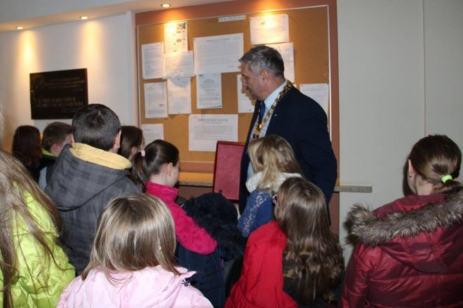 Podopieczni TPD z „edukacyjną” wizytą w ostrołęckim ratuszu [25.01.2018] - zdjęcie #2 - eOstroleka.pl