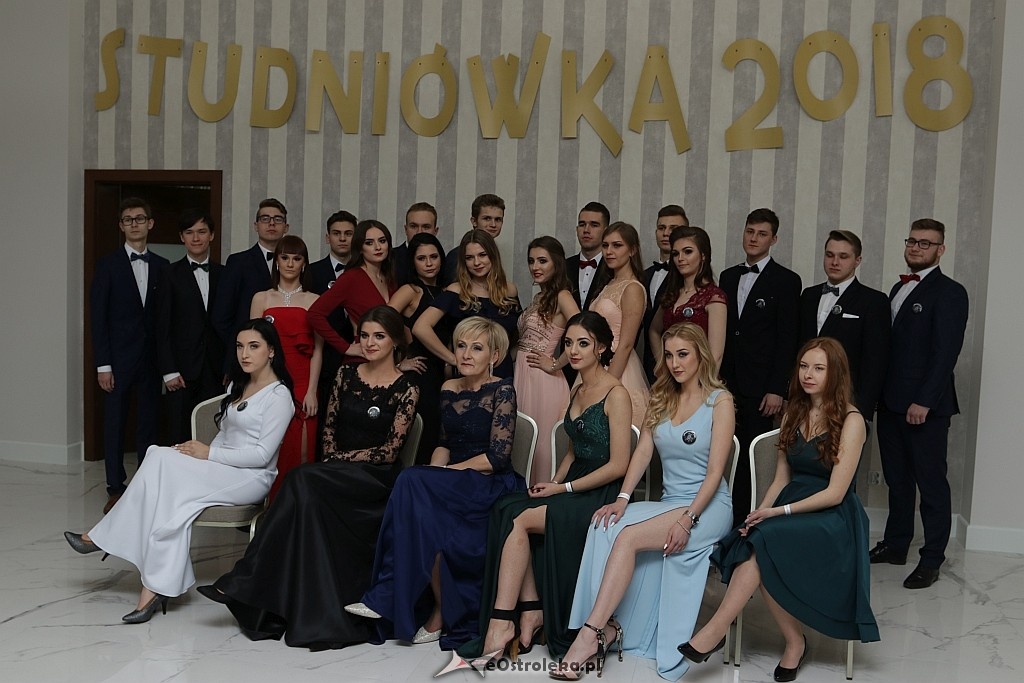 Studniówka III LO w Ostrołęce [27.01.2018] - zdjęcie #75 - eOstroleka.pl