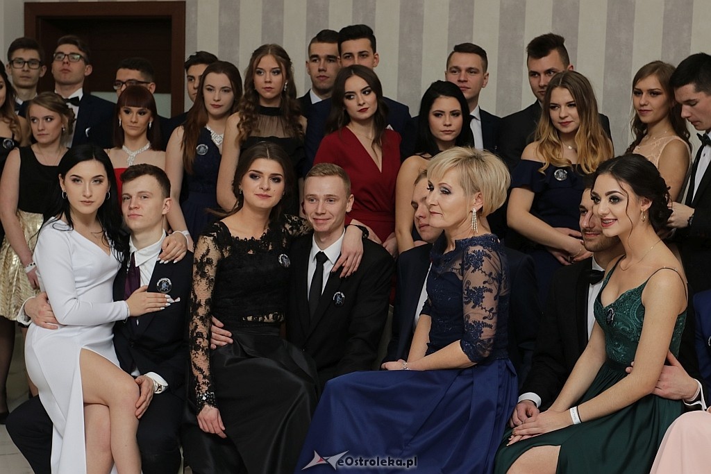 Studniówka III LO w Ostrołęce [27.01.2018] - zdjęcie #72 - eOstroleka.pl