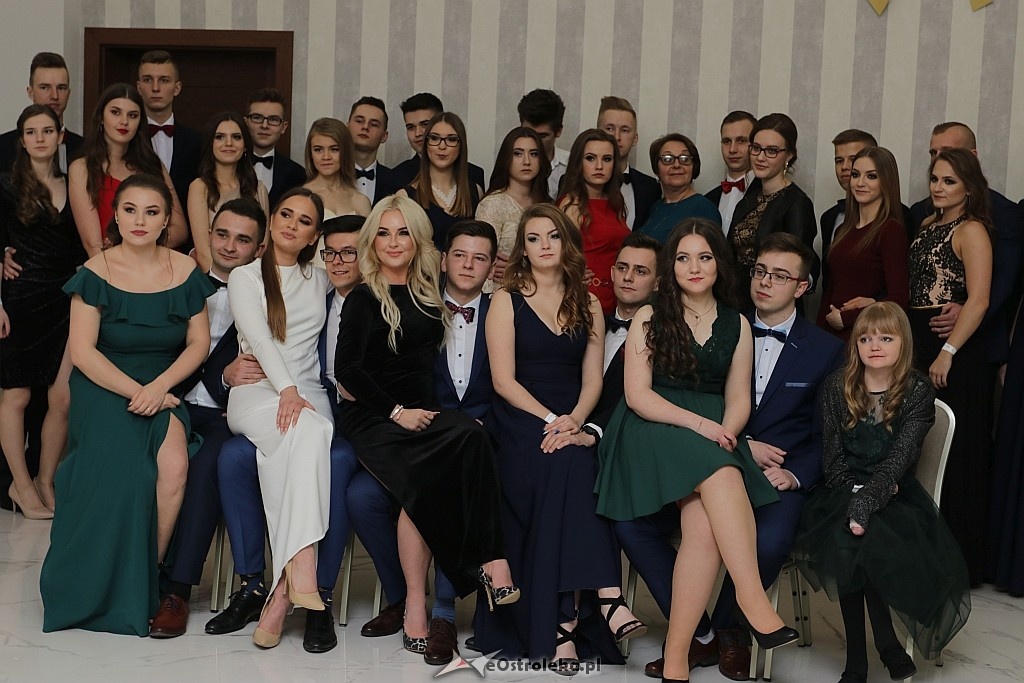Studniówka III LO w Ostrołęce [27.01.2018] - zdjęcie #59 - eOstroleka.pl