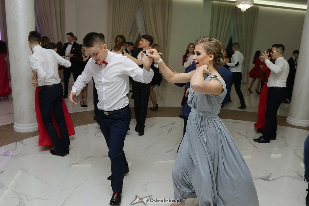 Studniówka III LO w Ostrołęce [27.01.2018] - zdjęcie #43 - eOstroleka.pl