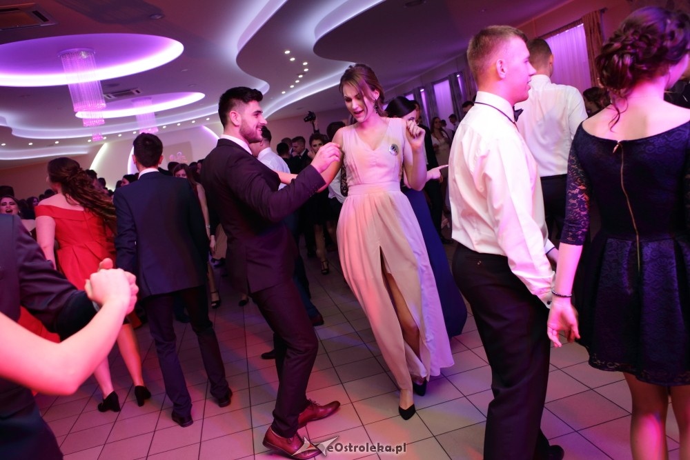 Studniówka ZSZ nr 4 w Ostrołęce [27.01.2018] - zdjęcie #69 - eOstroleka.pl