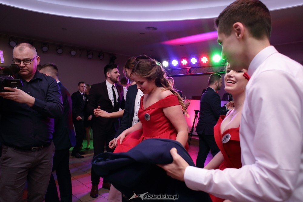 Studniówka ZSZ nr 4 w Ostrołęce [27.01.2018] - zdjęcie #66 - eOstroleka.pl