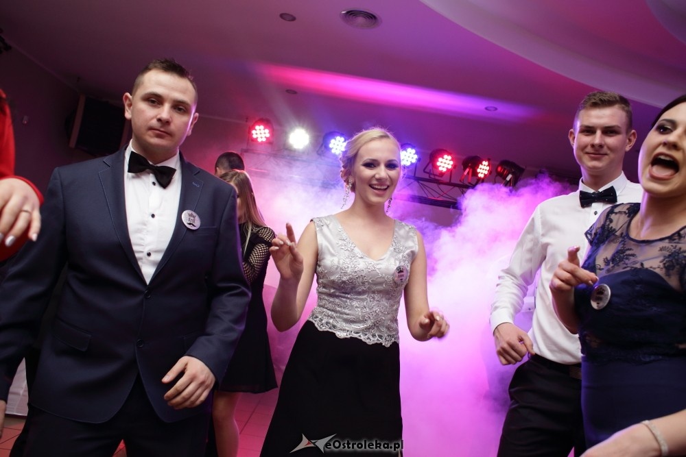 Studniówka ZSZ nr 4 w Ostrołęce [27.01.2018] - zdjęcie #58 - eOstroleka.pl