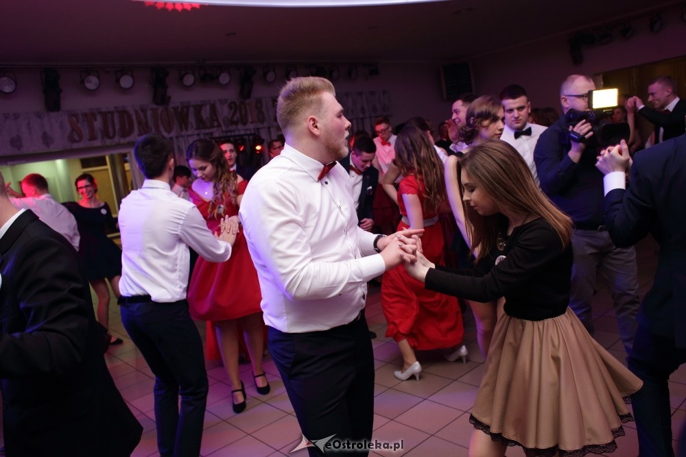 Studniówka ZSZ nr 4 w Ostrołęce [27.01.2018] - zdjęcie #45 - eOstroleka.pl