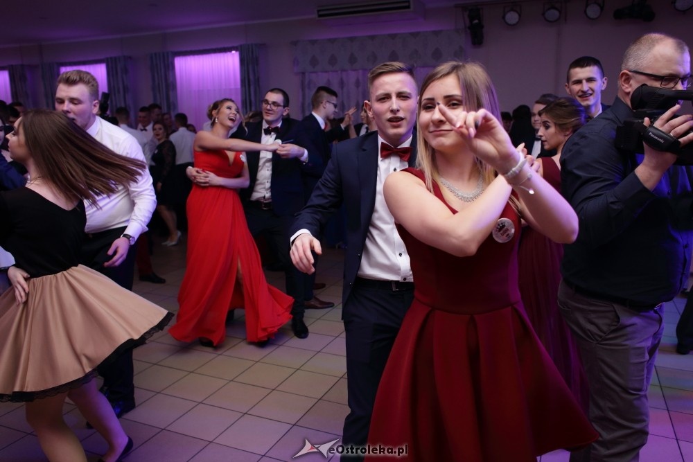 Studniówka ZSZ nr 4 w Ostrołęce [27.01.2018] - zdjęcie #40 - eOstroleka.pl