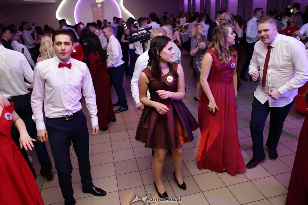 Studniówka ZSZ nr 4 w Ostrołęce [27.01.2018] - zdjęcie #37 - eOstroleka.pl