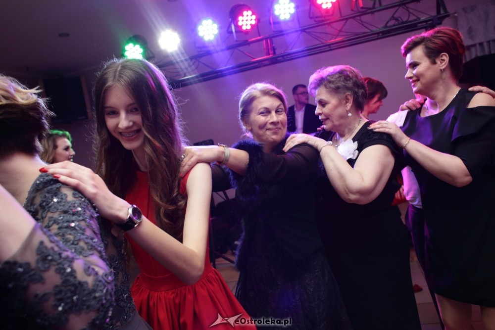 Studniówka ZSZ nr 4 w Ostrołęce [27.01.2018] - zdjęcie #33 - eOstroleka.pl