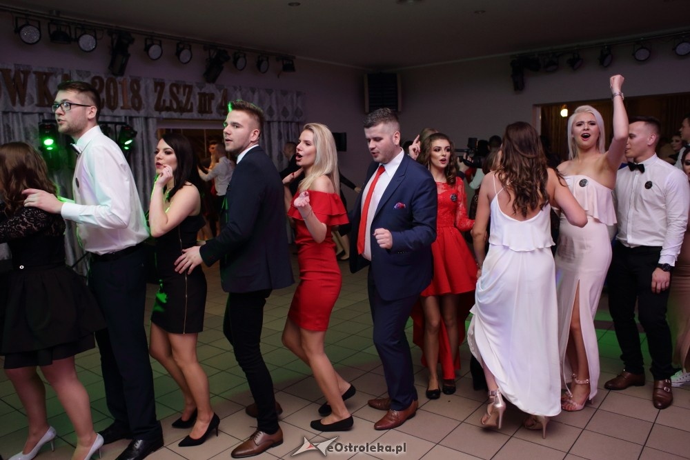 Studniówka ZSZ nr 4 w Ostrołęce [27.01.2018] - zdjęcie #31 - eOstroleka.pl