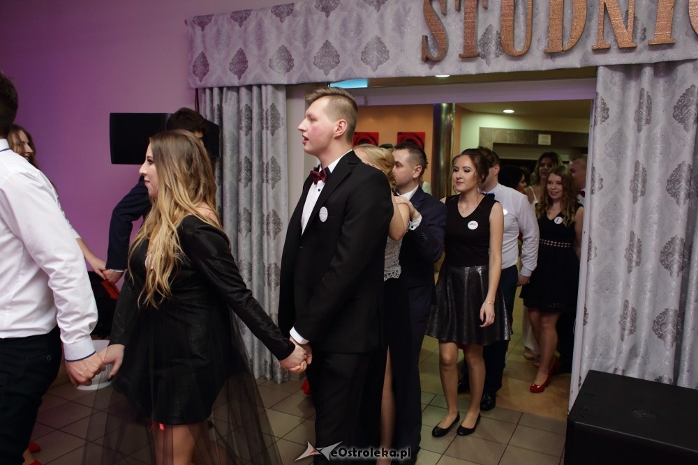 Studniówka ZSZ nr 4 w Ostrołęce [27.01.2018] - zdjęcie #29 - eOstroleka.pl