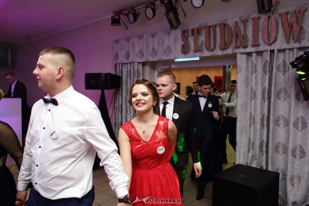 Studniówka ZSZ nr 4 w Ostrołęce [27.01.2018] - zdjęcie #26 - eOstroleka.pl